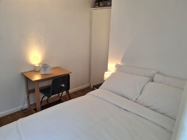 Lovely 4 bedroom house in Se17 2qs London. gallery image 5