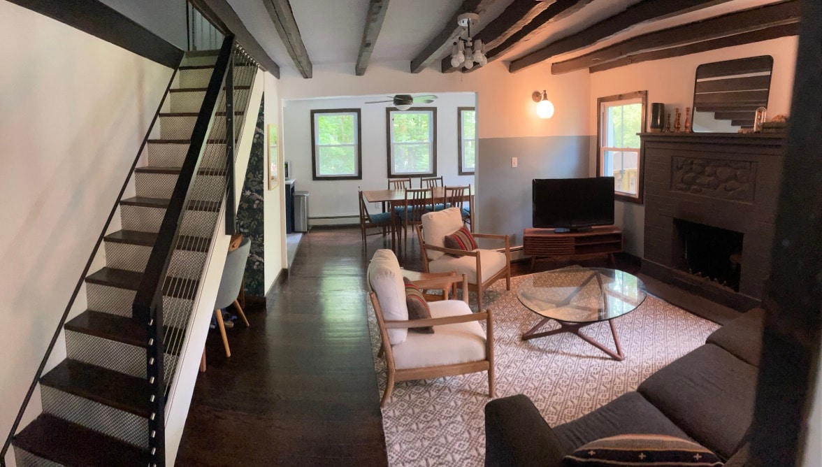 Dhoma e ndenjjes, shkallët e dhomave të gjumit