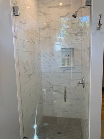 Bellville w/fully Stocked Bar! ByTulane&Loyo Univ gallery image 5