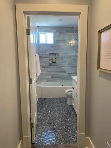 Bellville w/fully Stocked Bar! ByTulane&Loyo Univ gallery image 3