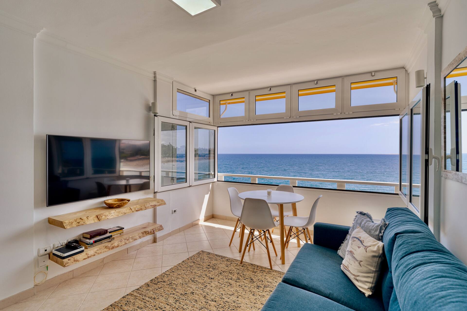 ★ Seaside Studio w/ Sunset Views + Fast Wifi ★ — photo 2