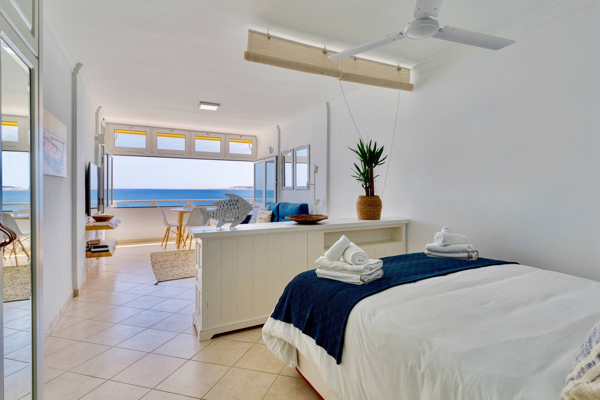 ★ Seaside Studio w/ Sunset Views + Fast Wifi ★ — photo 4