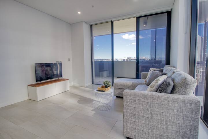 Top Airbnb: Modem 2Br Apt - Seaview w Parking & Great Location in Eastgardens