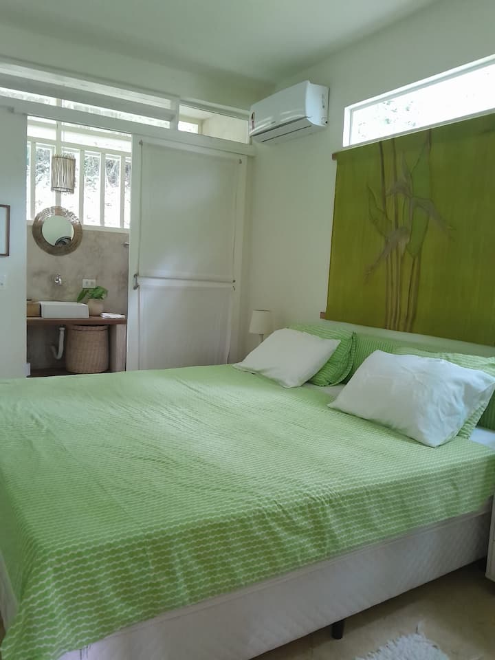 apartman 2 ima bračni krevet i pomoćni madrac, ako je potrebno.