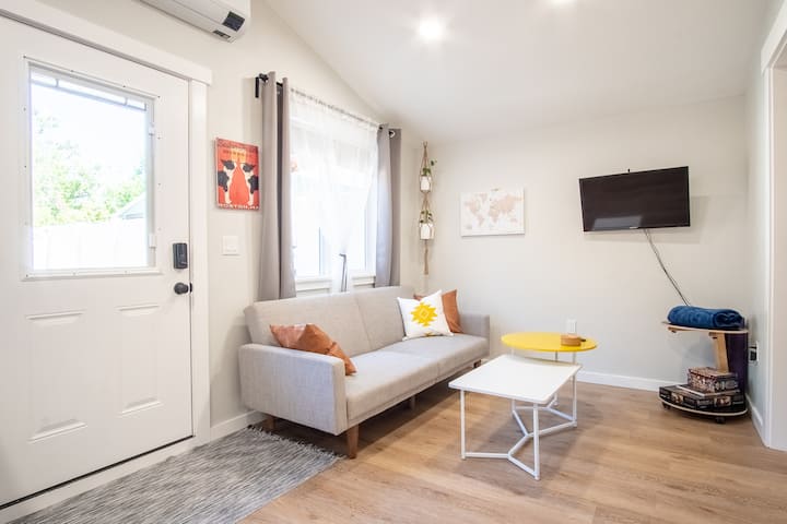 Betty's Bungalow - Walkable To Ucd Medical Center! - Sacramento, CA