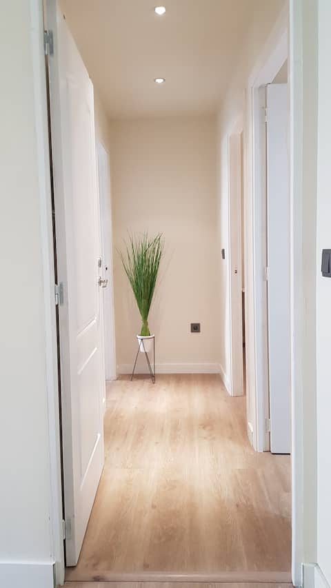 Apartment with outdoor terrace next to the beach