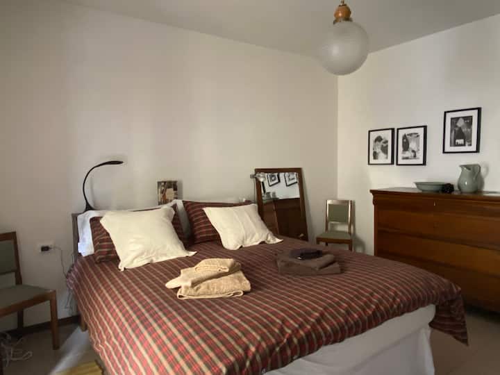 hlavná, väčšia dvojposteľová spálňa