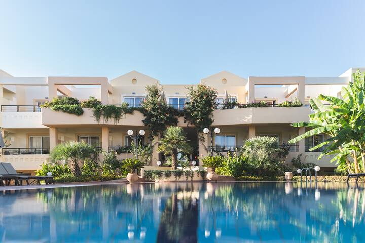 Helios Apartments – Superior Two Bedroom Apartment gallery image 5