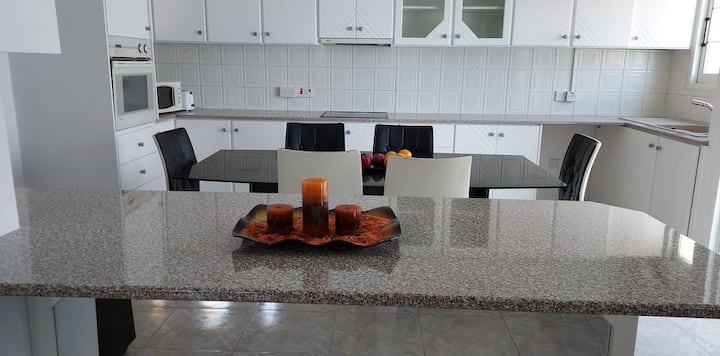 Ermioni's House - Newly Renovated 3 Bedroom House - Paphos