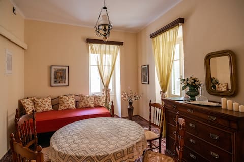 Successful Airbnb property: Oktana Traditional House in Περιφέρεια Νοτίου Αιγαίου