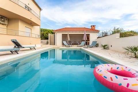 Villa Ana for families kids,groups, heated pool