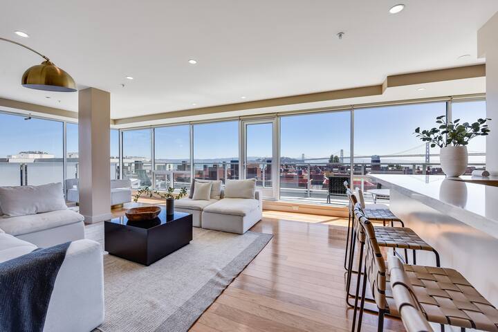 Stunning luxury condo with best views in SF! gallery image 3