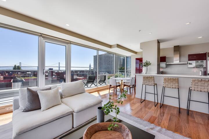 Stunning luxury condo with best views in SF! gallery image 5
