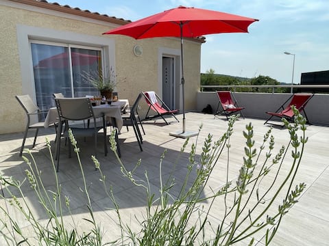 Comfortable cottage, terrace & parking, free FTTH