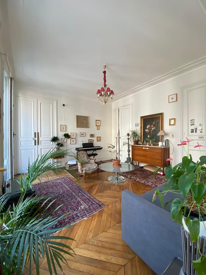 Bohemian Haussmann Style Flat In Center Of Paris - Paris