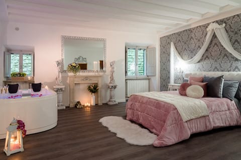 Airbnb con migliori performance: -Le Mura Luxury Room- ROOM & PERSONAL SPA a Castiglion Fiorentino