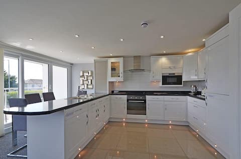 Foxwood, 2 Bed Luxury  5* rated Apartment