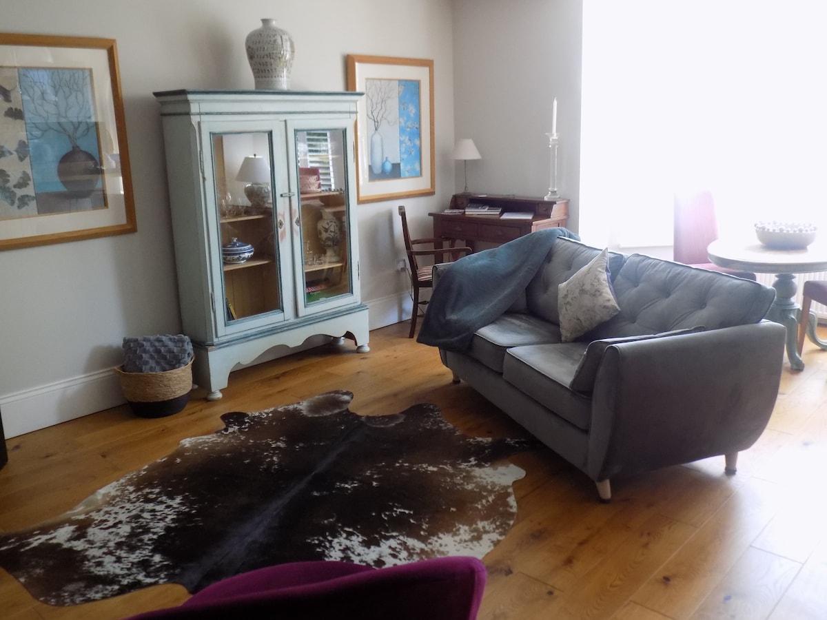 Successful Airbnb property: Bijou Apartment minutes walk to Beach in Bacton