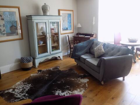 Successful Airbnb property: Bijou Apartment minutes walk to Beach in Bacton