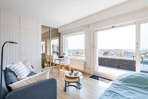 Successful Airbnb property: Studio with terrace and beautiful sea view in West Vlaanderen