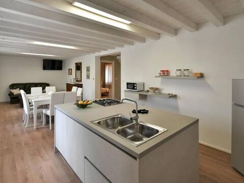 House with (shared) swimming pool, hills view