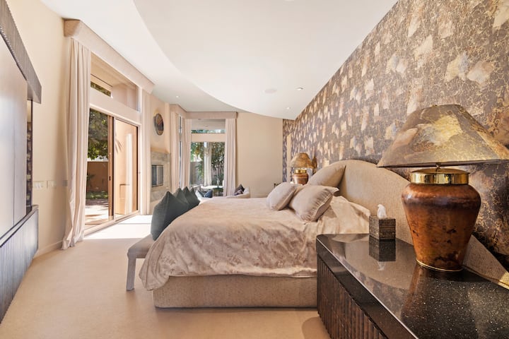 Брачен кревет (широк 180-220 см)