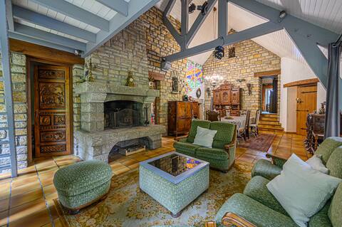 Quality house for 11 people
