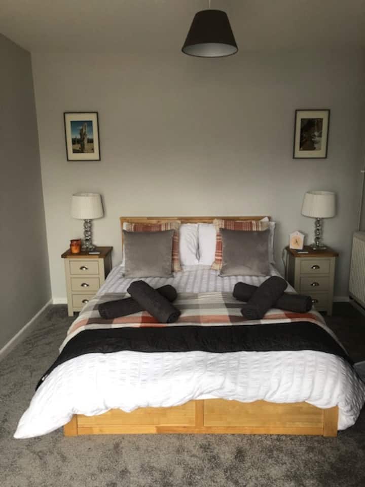 Main bedroom.
