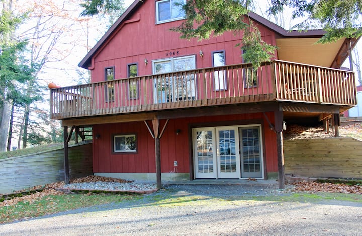 Woodsy Lot - 4 bed/3 bath - Hamlin Lake