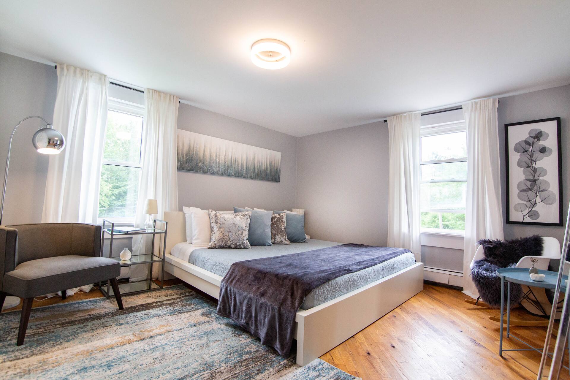 Hot Tub, BBQ, Play Room, River Hikes, Yoga