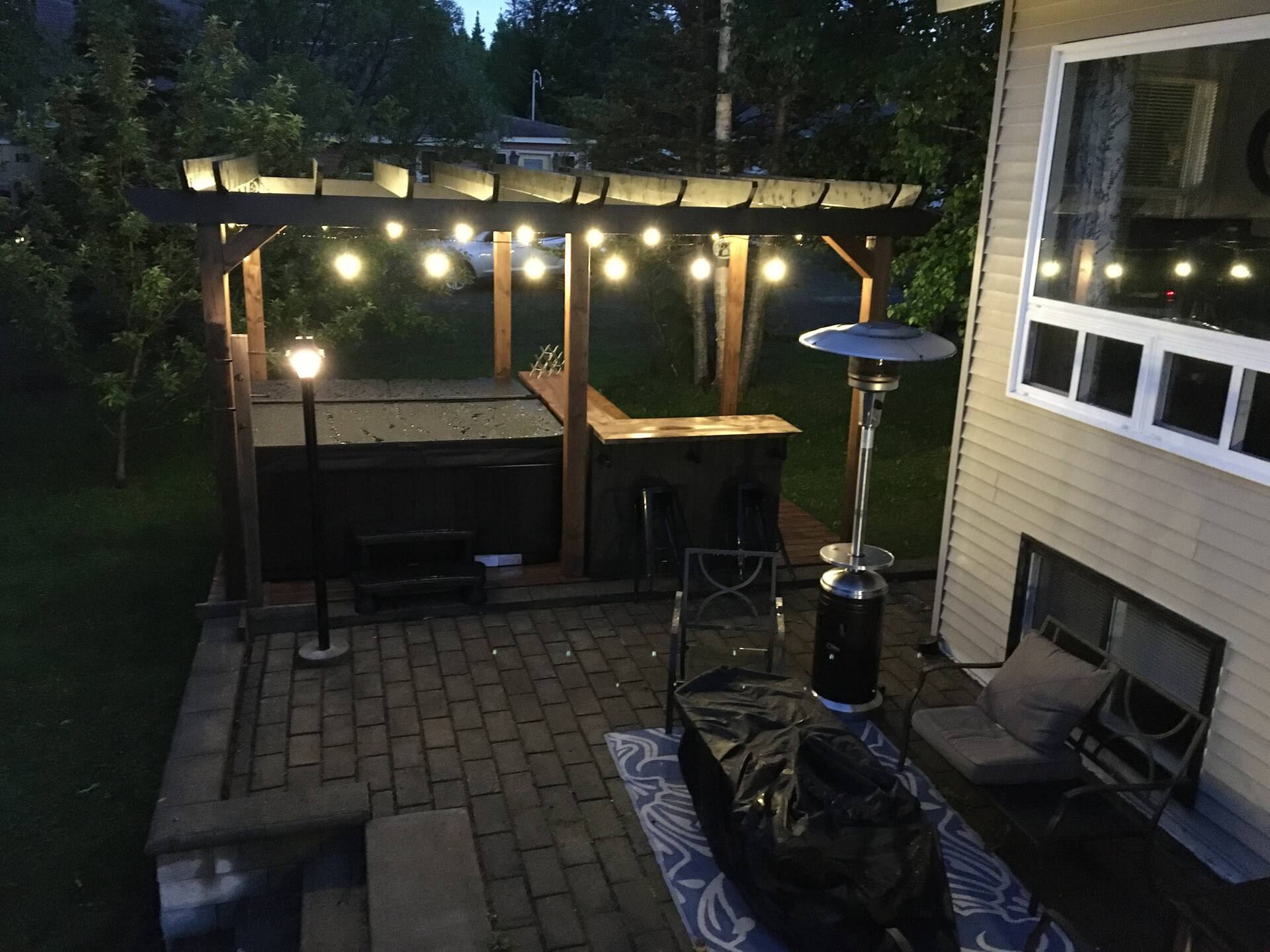 Spectacular 3-Bdrm Cottage w/ Hot Tub