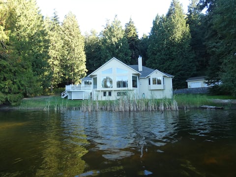Lovely Lake Crabapple Lakefront Home