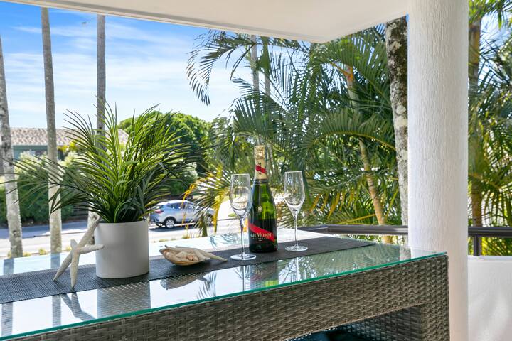 Family First Floor Apt – 800m to Hastings Street!