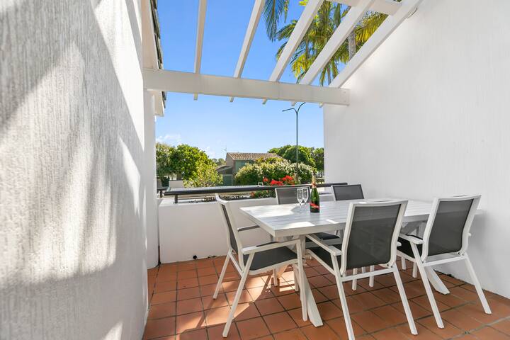 Spacious First Floor Apt – 800m to Hastings Street gallery image 4