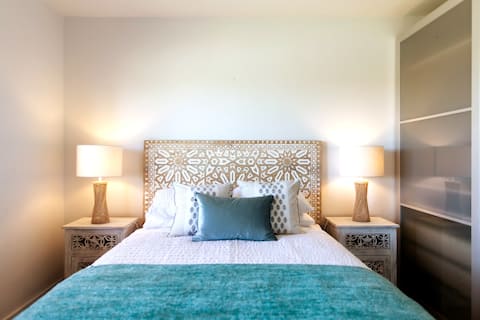 Stylish Coastal Retreat - Cottesloe Beachside