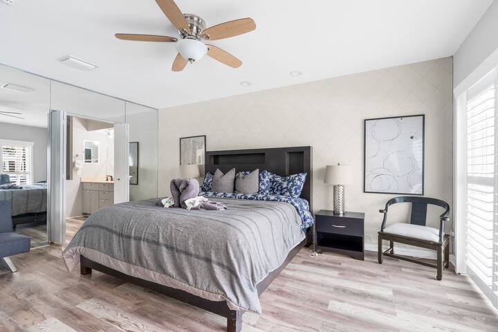 Casa Flamingo – Intracoastal w/ Heated Pool & Dock gallery image 3