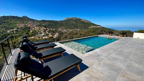 Villa Corsa l 'Ile Rousse, superb pool with sea view