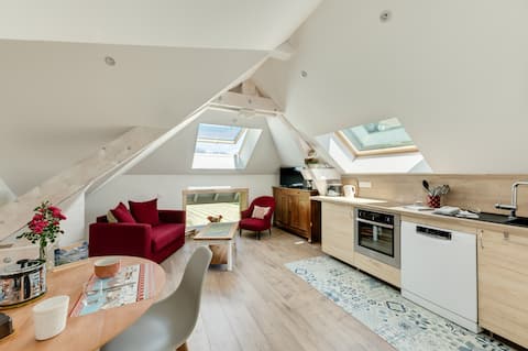 Top Airbnb: Coquet T2. Exceptional between lake and mountains à Menthon Saint Bernard