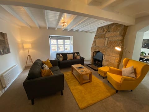 Top performing Airbnb: The Old Post Office, Spacious 3 Bedroom Apartment in Loftus