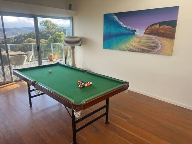 Vue de Vague -TESLA EVC- Luxury on top of Lorne! gallery image 3