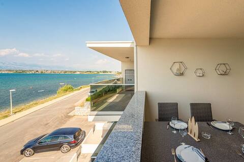 Apartment Luna in the 1st row of sea