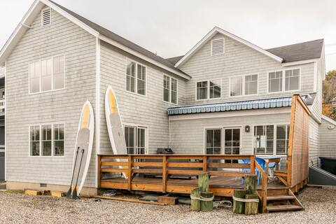 The Boathouse on Five Mile River