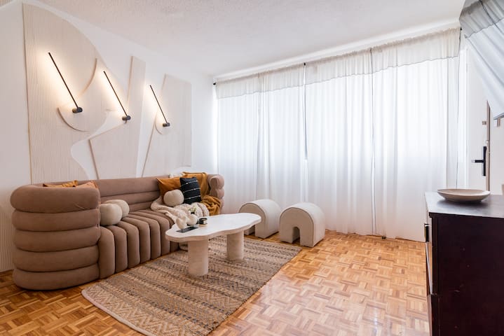 2 Designed APTS IN ❤️ OF CONDESA -4BR-4BATH-9PPL