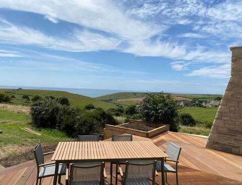 Beautiful Dorset getaway with stunning sea views.