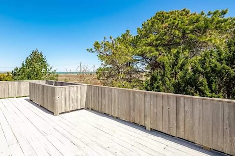 4 Br Beach House; Short Walk to Beach!