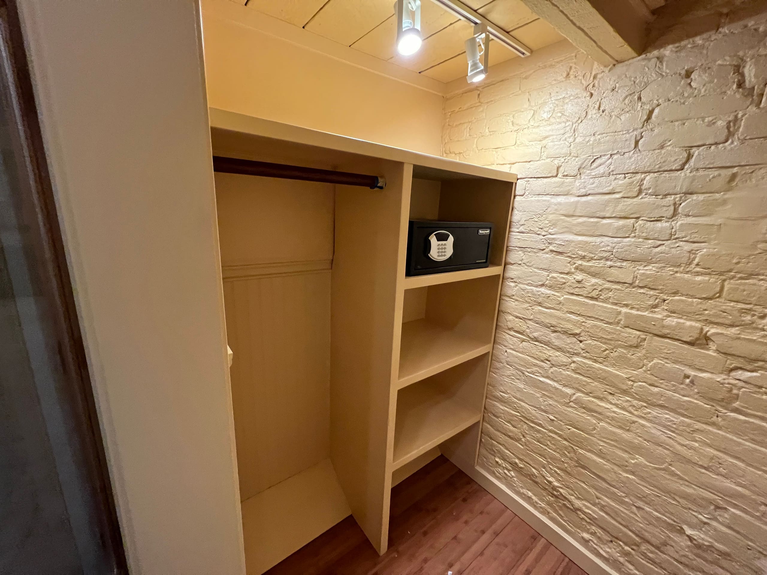 Home in San Francisco · ★4.98 · 2 bedrooms · 1 bed · 1 bath - Image 19