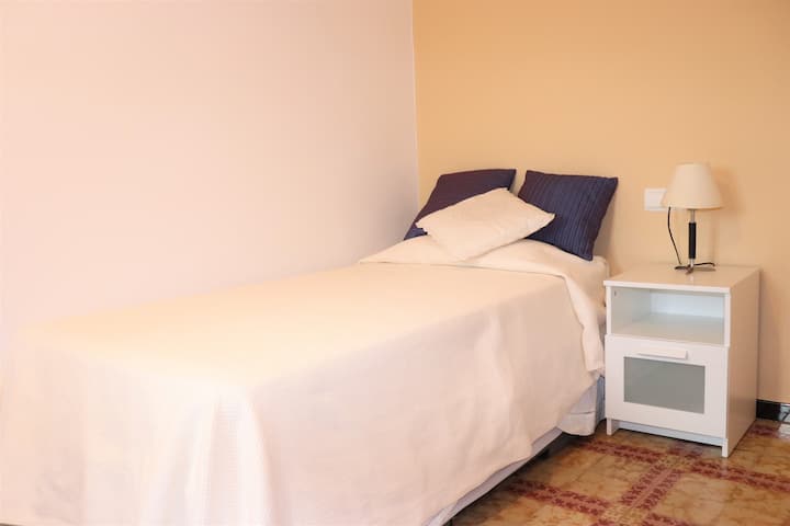 Jednolôžková izba s manželskou posteľou (môžu sa v nich ubytovať dvaja hostia)