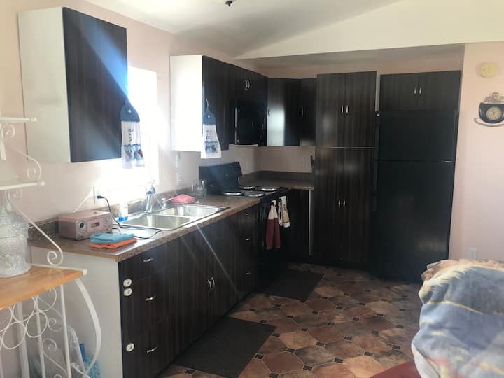 Desert Flower, 2 Br, 2 Bath, Ac, Bbq, Wifi & Tv. - United States