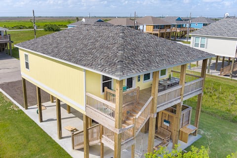 Beachside Bungalow with Private Hot Tub