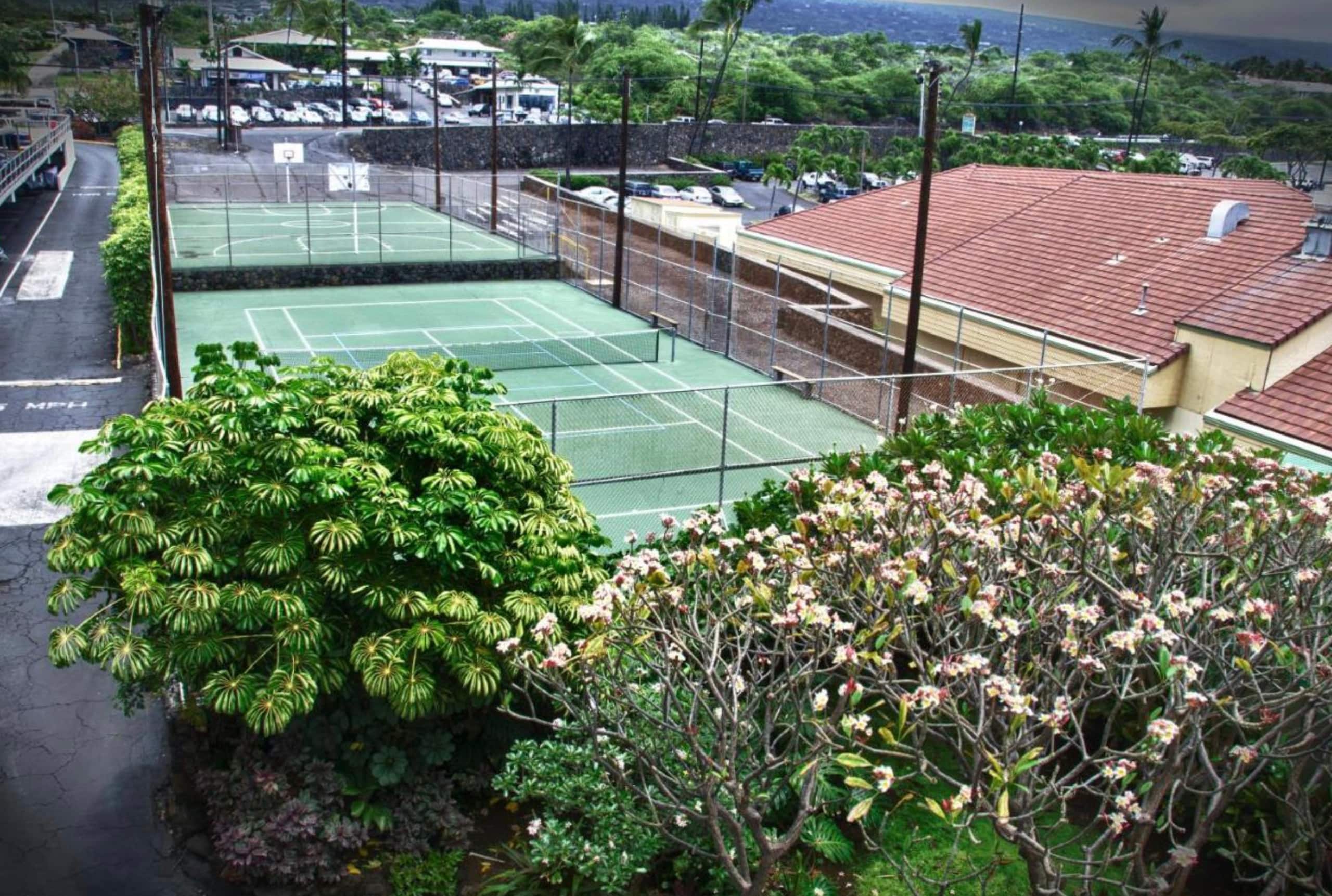 Condo in Kailua-Kona · ★4.8 · 1 bedroom · 2 beds · 2 shared baths - Image 8
